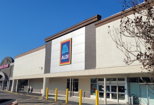 Aldi storefront in Cedar Hills area of Jacksonville