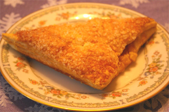 Apple turnover pastry