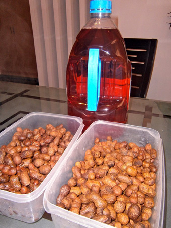 sweet tea and boiled peanuts