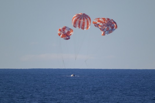 Orion spacecraft splash down in Pacific Ocean near San Diego